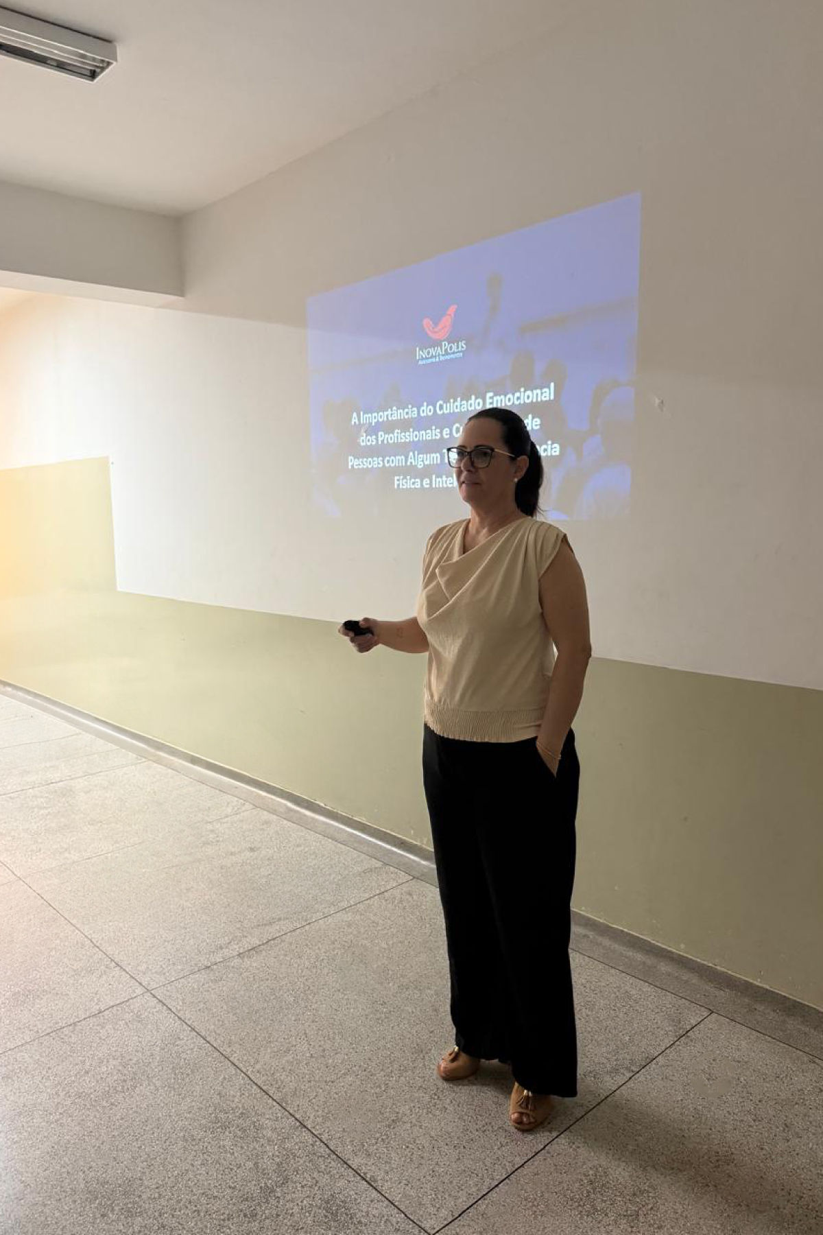 Capacitação A Importância do Cuidado Emocional dos Profissionais e Cuidadores de Pessoas com Algum Tipo de Deficiência Física e Intelectual